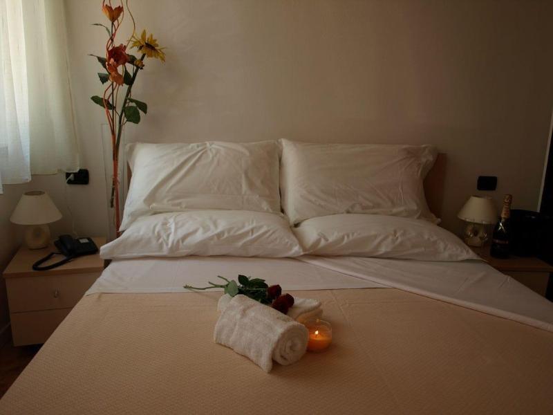 Hotel Karol Μόνζα Εξωτερικό φωτογραφία