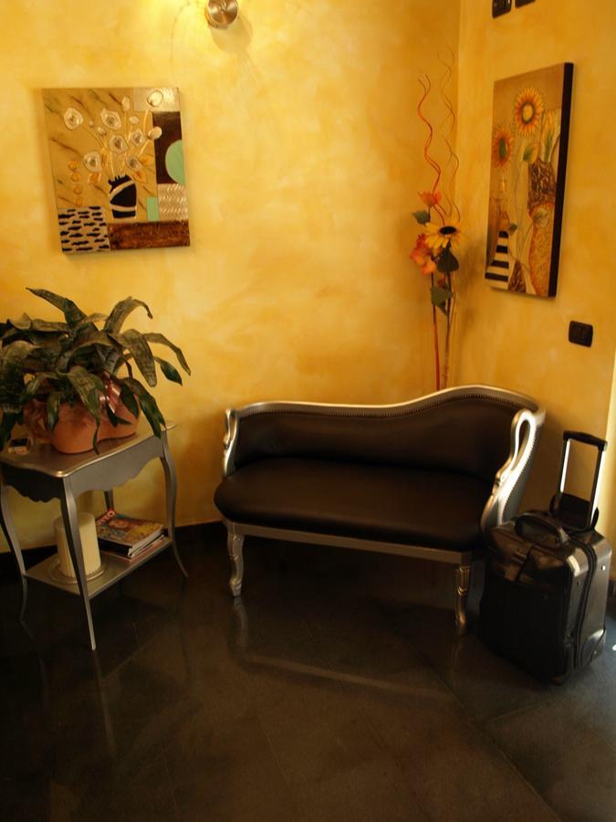 Hotel Karol Μόνζα Εξωτερικό φωτογραφία