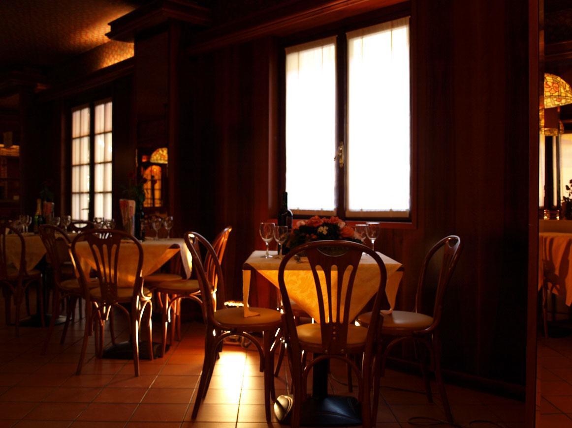 Hotel Karol Μόνζα Εξωτερικό φωτογραφία